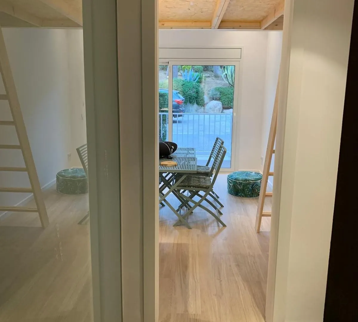 Apartamento Cosy Flat With Terrace, Swimming Pool And Parking In Begur