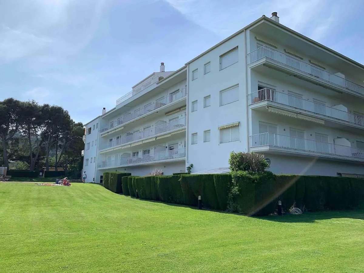 Apartamento Cosy Flat With Terrace, Swimming Pool And Parking In Begur