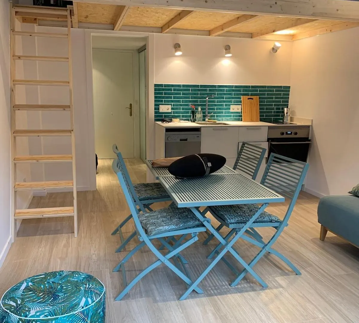 Apartamento Cosy Flat With Terrace, Swimming Pool And Parking In Begur